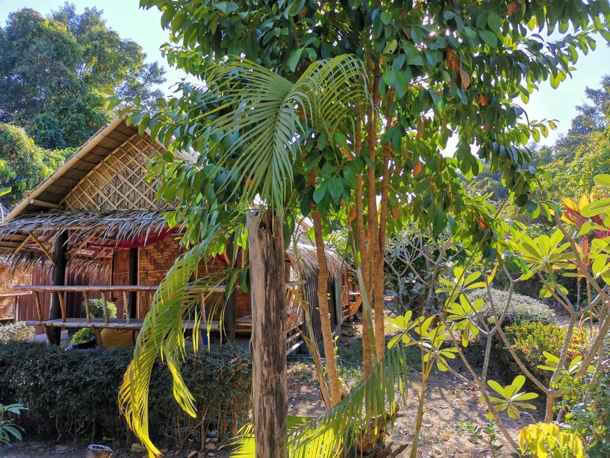 Phuhaya Bamboo Bungalows Ko Lanta Eksteriør bilde