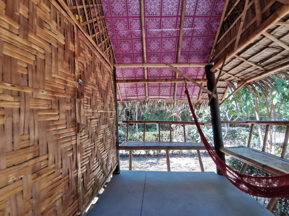 Phuhaya Bamboo Bungalows Ko Lanta Eksteriør bilde