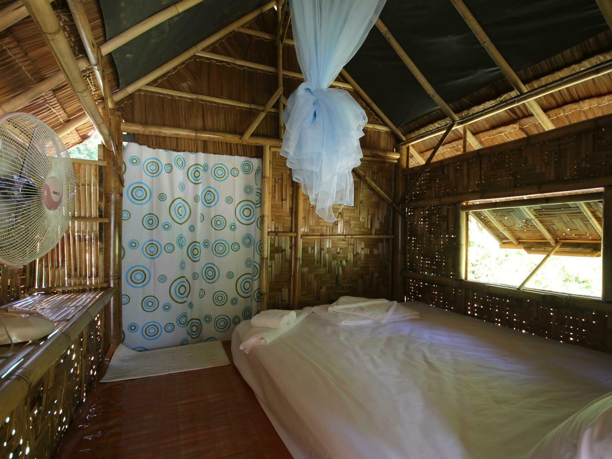 Phuhaya Bamboo Bungalows Ko Lanta Eksteriør bilde