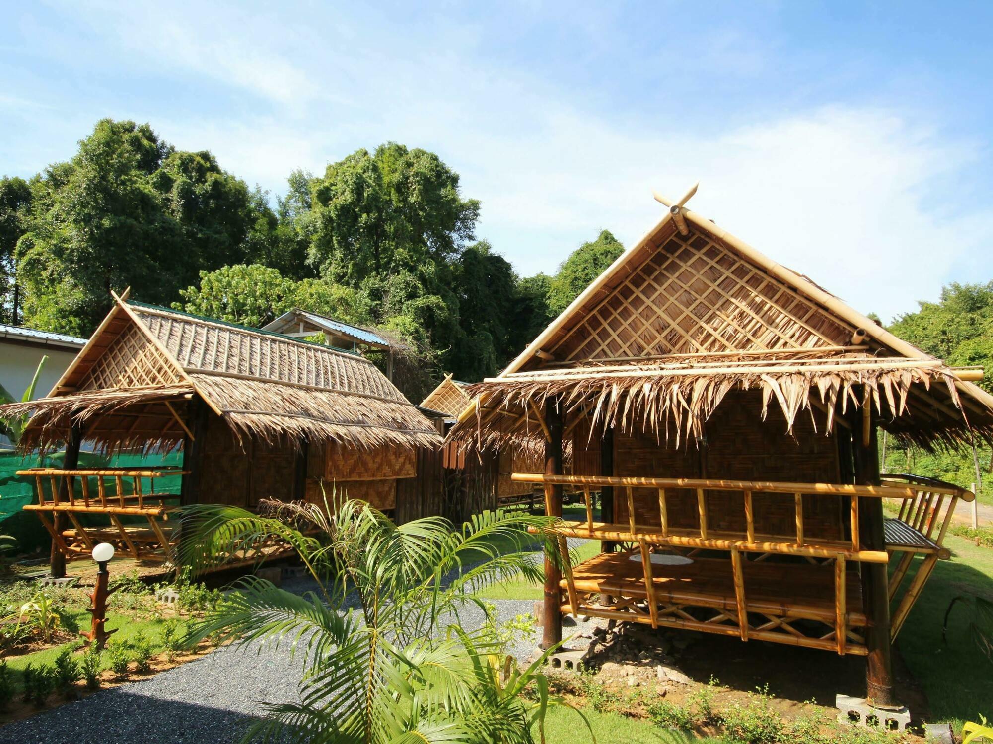 Phuhaya Bamboo Bungalows Ko Lanta Eksteriør bilde