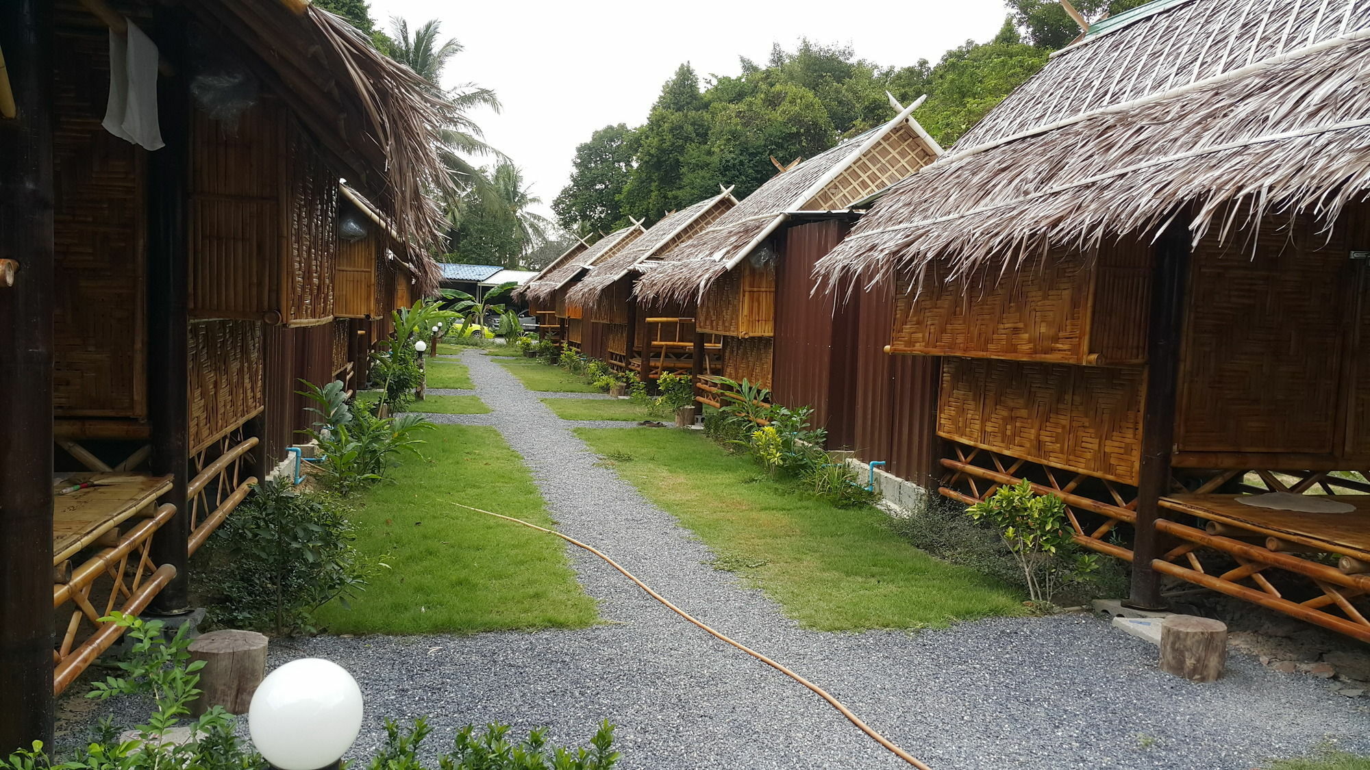 Phuhaya Bamboo Bungalows Ko Lanta Eksteriør bilde